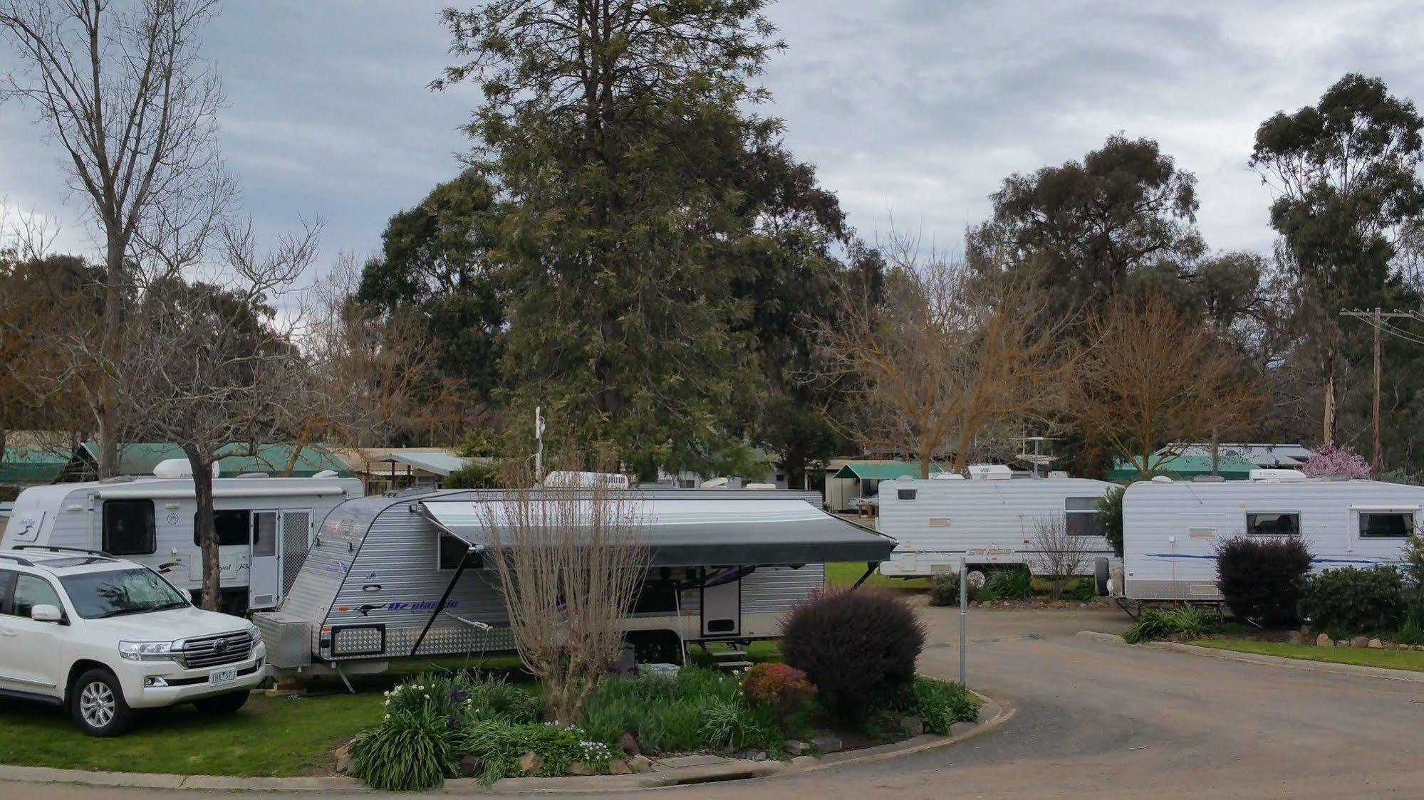 Yea Riverside Caravan Park Екстериор снимка