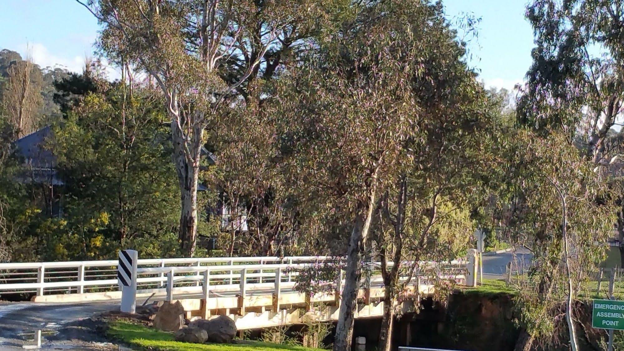 Yea Riverside Caravan Park Екстериор снимка