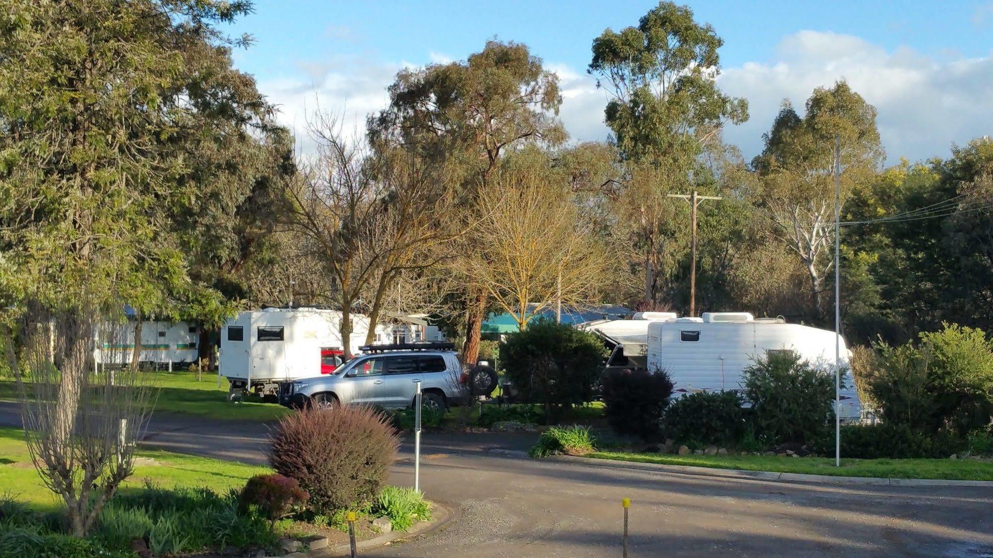 Yea Riverside Caravan Park Екстериор снимка