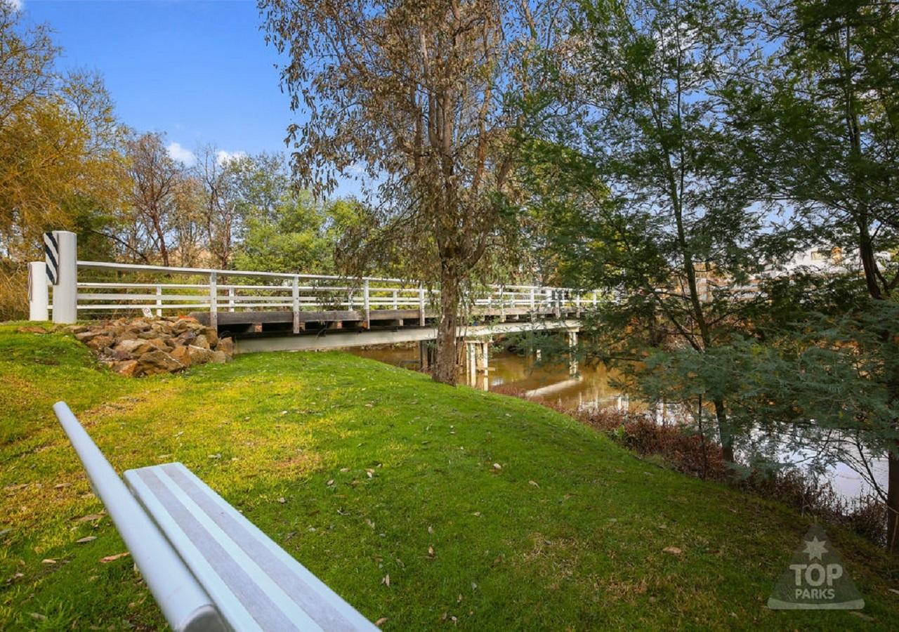 Yea Riverside Caravan Park Екстериор снимка