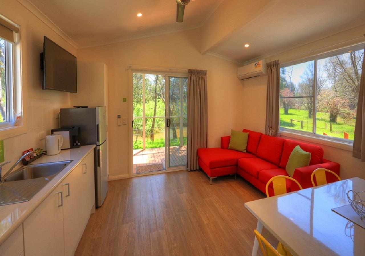 Yea Riverside Caravan Park Екстериор снимка